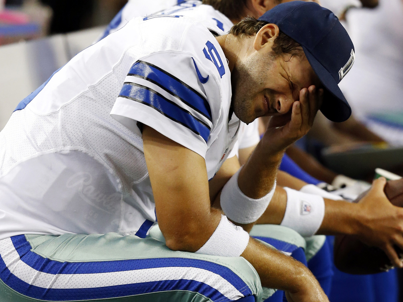 Dallas Cowboys quarterback Tony Romo throws five interceptions in loss to Chicago  Bears