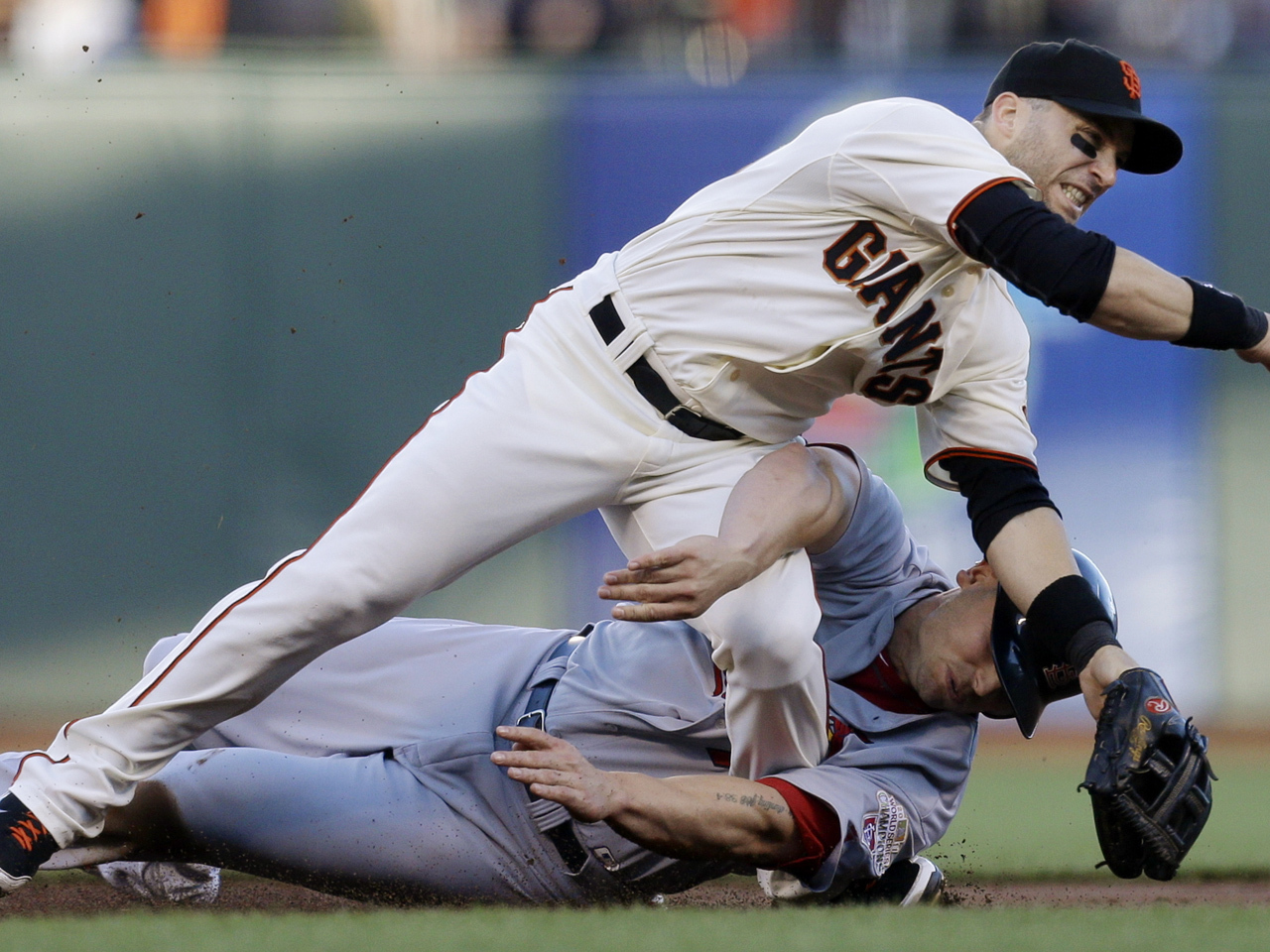 Marco Scutaro, Giants answer back to even NLCS