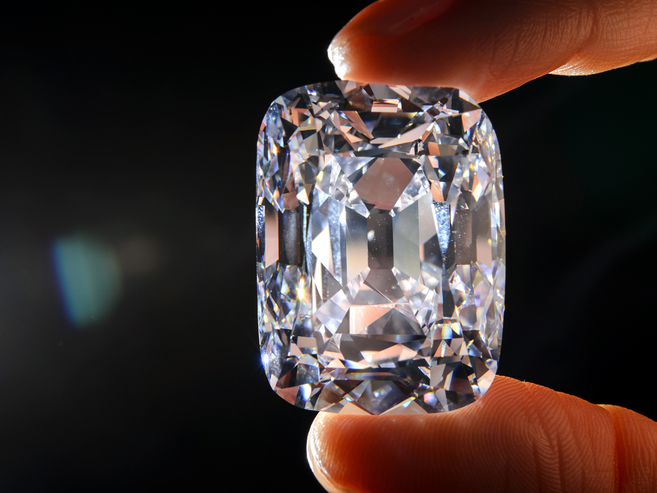 Largest colorless diamond to sell at auction fetches record price