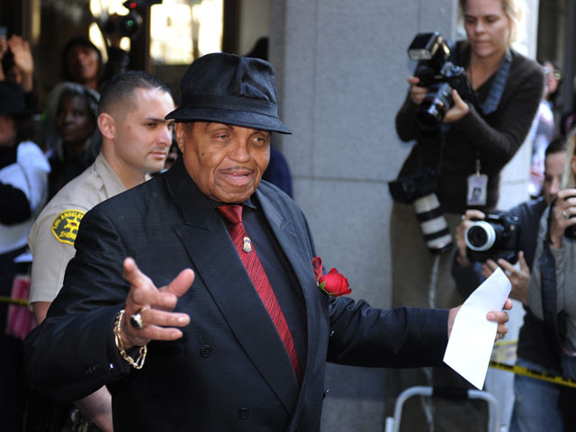 Michael Jackson's Father Suffers Mild Stroke - CBS News