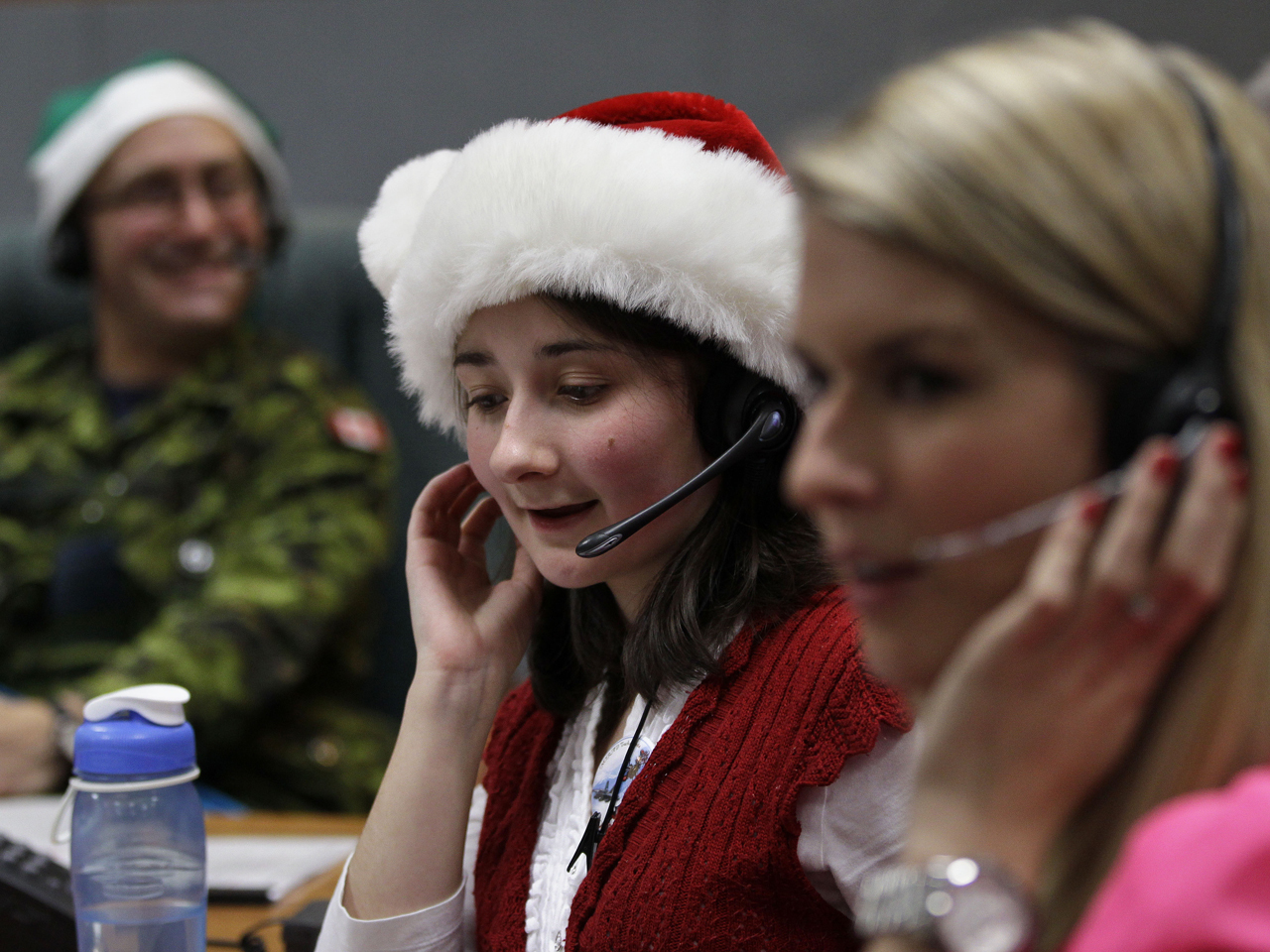 NORAD Gets Record Number Of Calls On Santa - CBS News