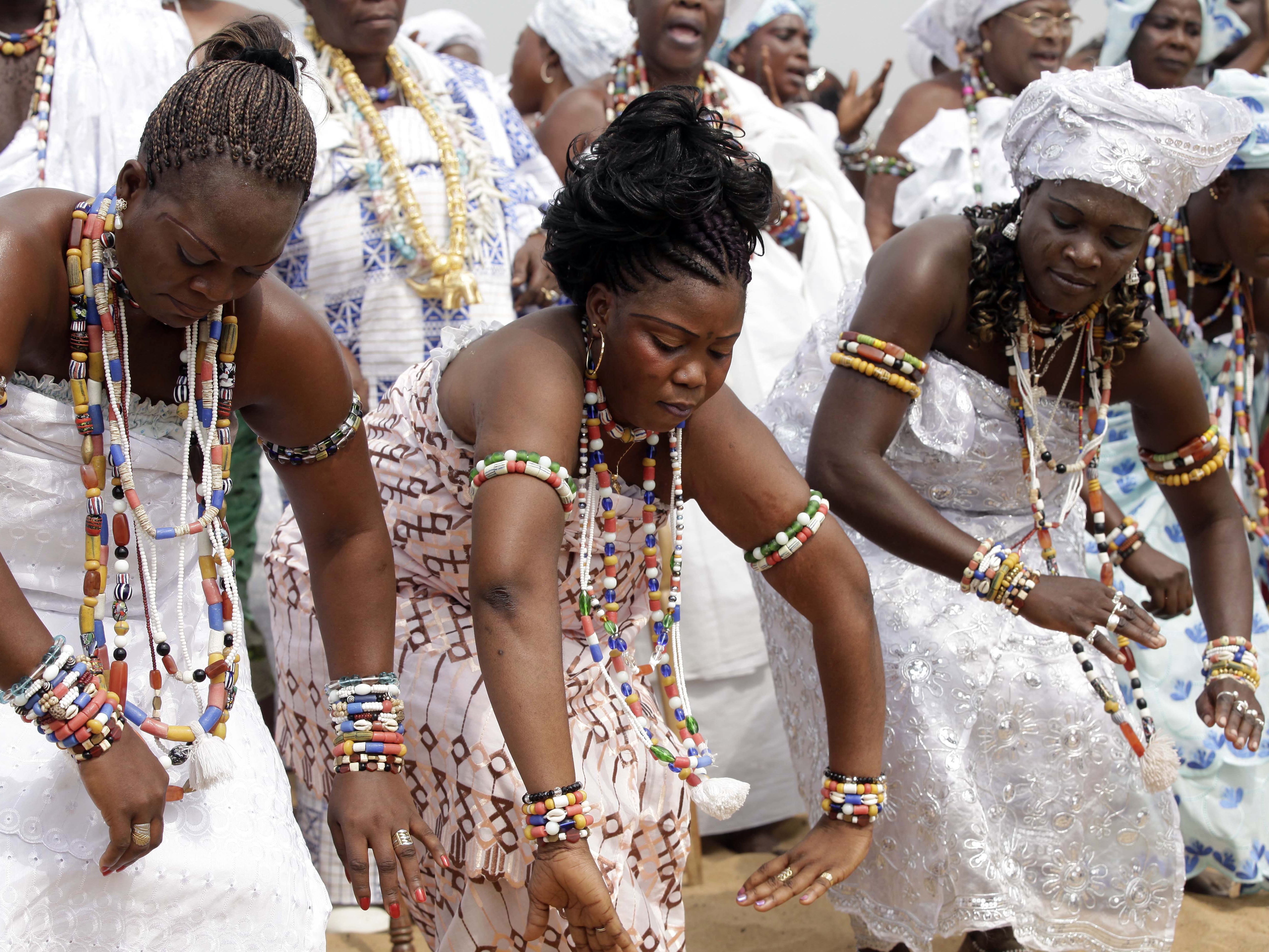 Mysticism, modernity abound in Benin Voodoo fest - CBS News