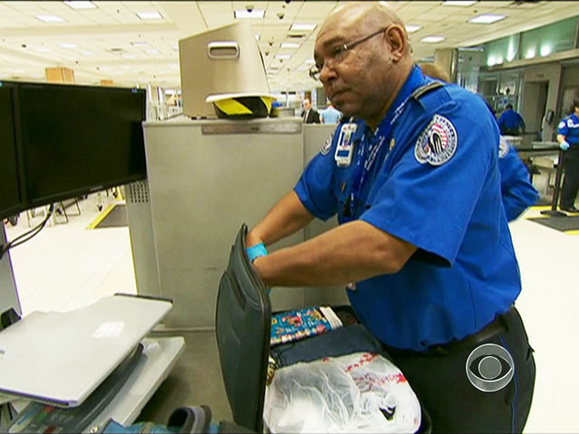 Experts say travel fees should prevent airport cuts - CBS News