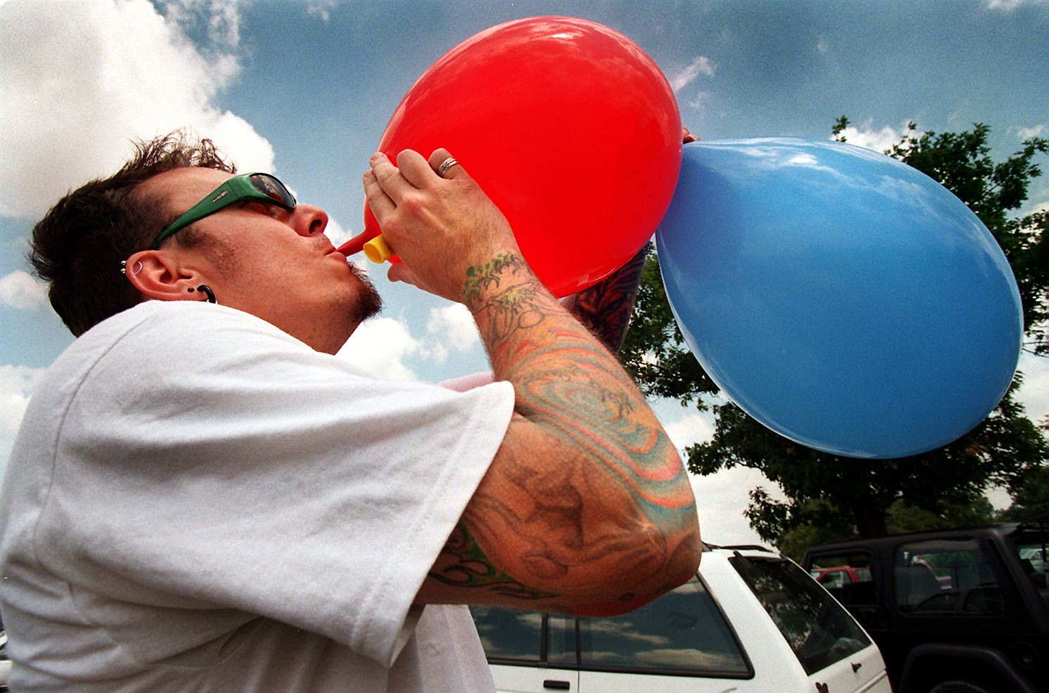 lood gordijn geweer Sheriffs: Nitrous oxide, or whip-its, becoming popular in Los Angeles - CBS  News