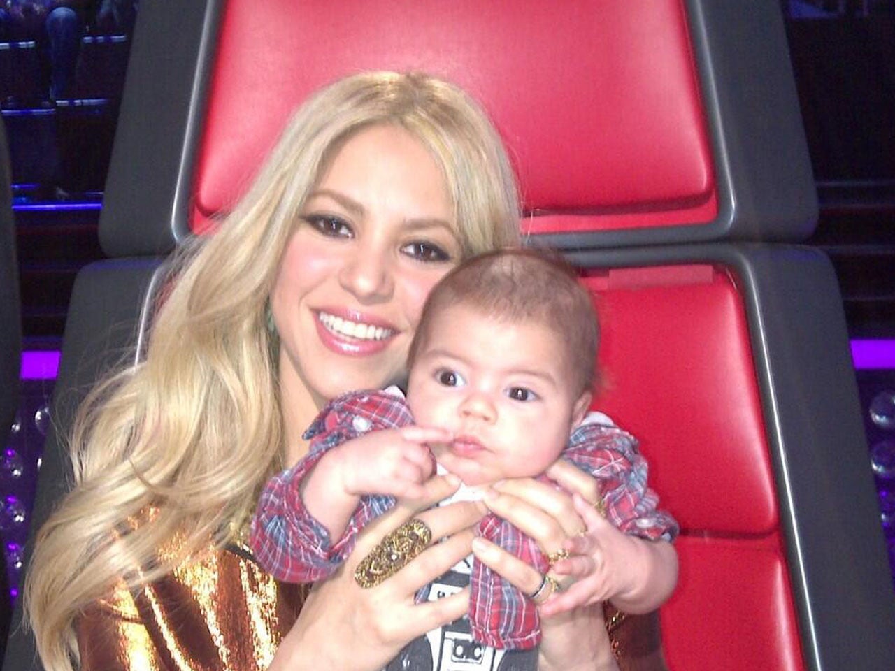 Shakira brings a guest judge to "The Voice"... - CBS News