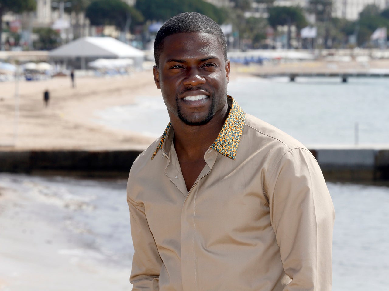 Kevin Hart To Host Comedy Central S Roast Of Justin Bieber Cbs News Kevin Hart To Host Comedy Central S Roast Of Justin Bieber Cbs News