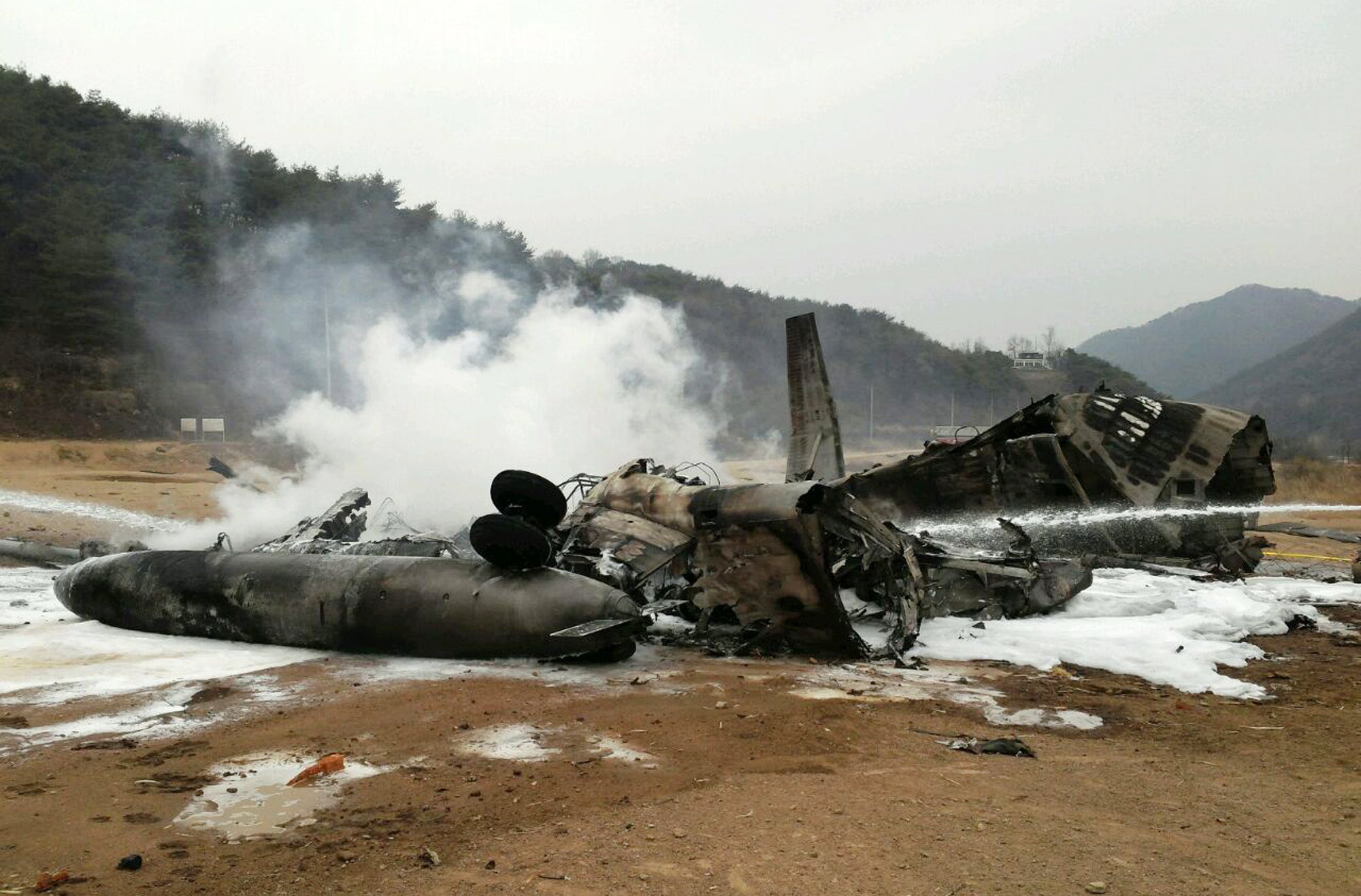 U.s. Marine Chopper In Hard Landing Near N. Korea Border - Cbs News