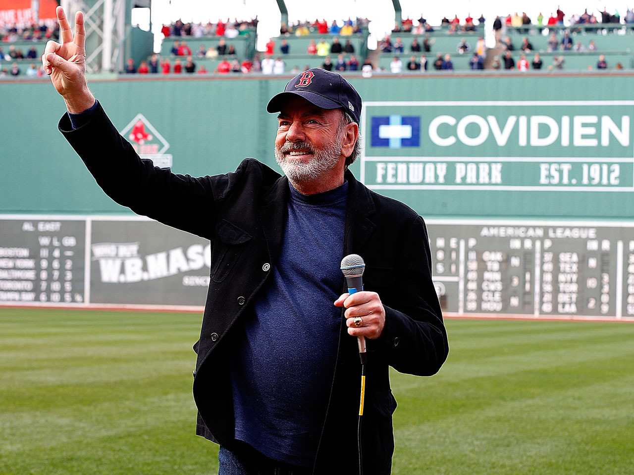 Boston Marathon: Yankees play 'Sweet Caroline' to honor bombing victims 