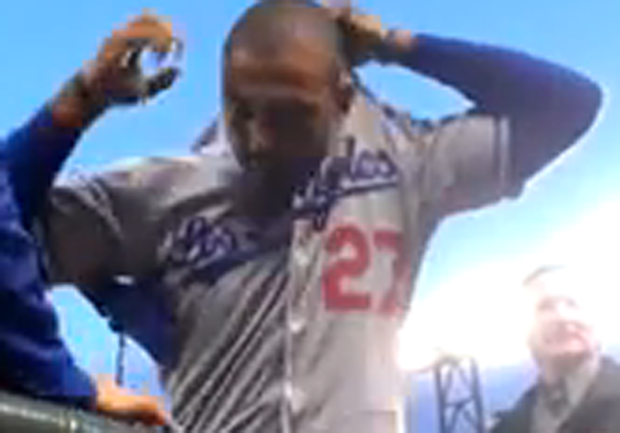 VIRAL VIDEO OF THE DAY: Dodgers star Matt Kemp gives fan battling