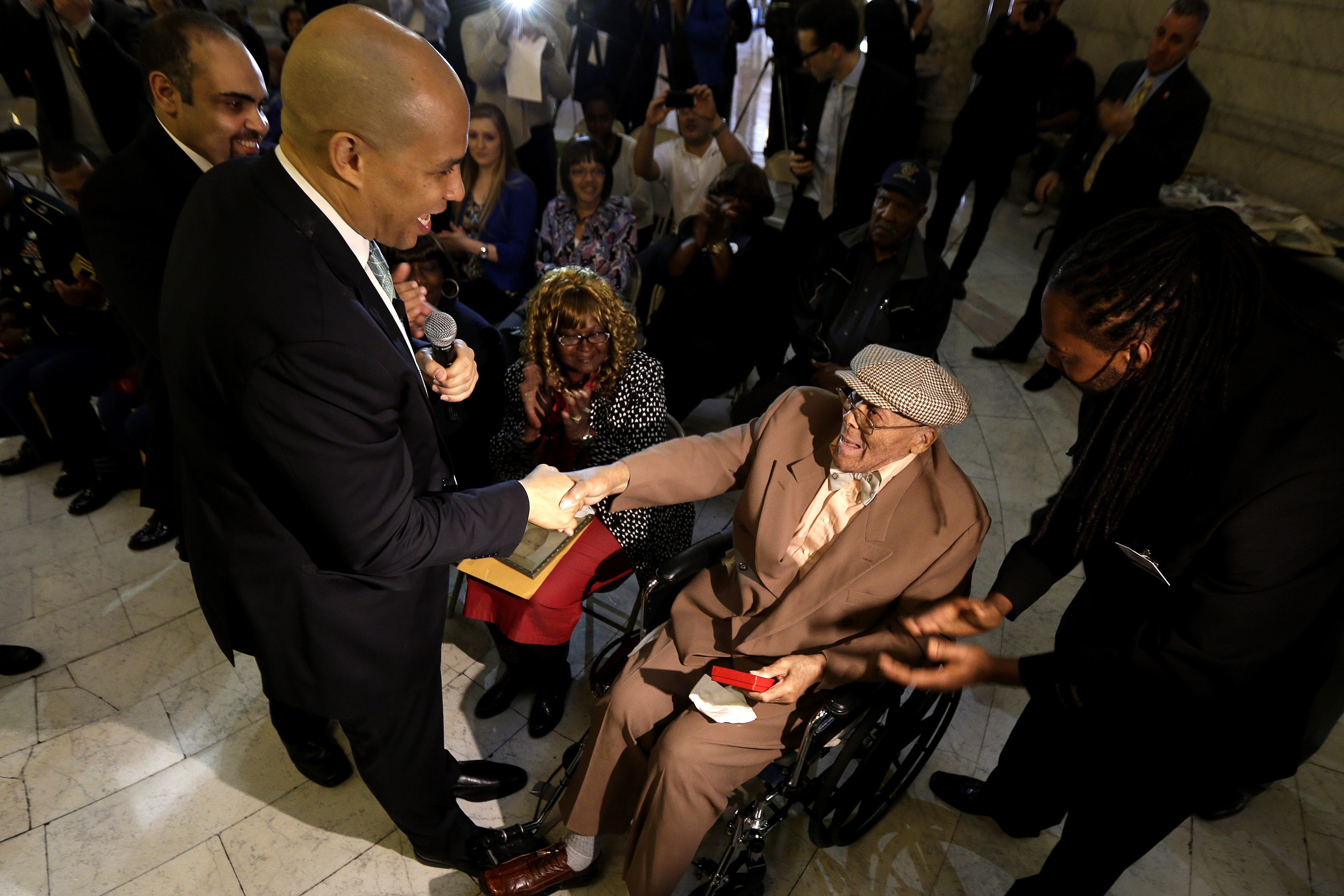 WWII vet gets his lost dog tag back 69 years later - CBS News