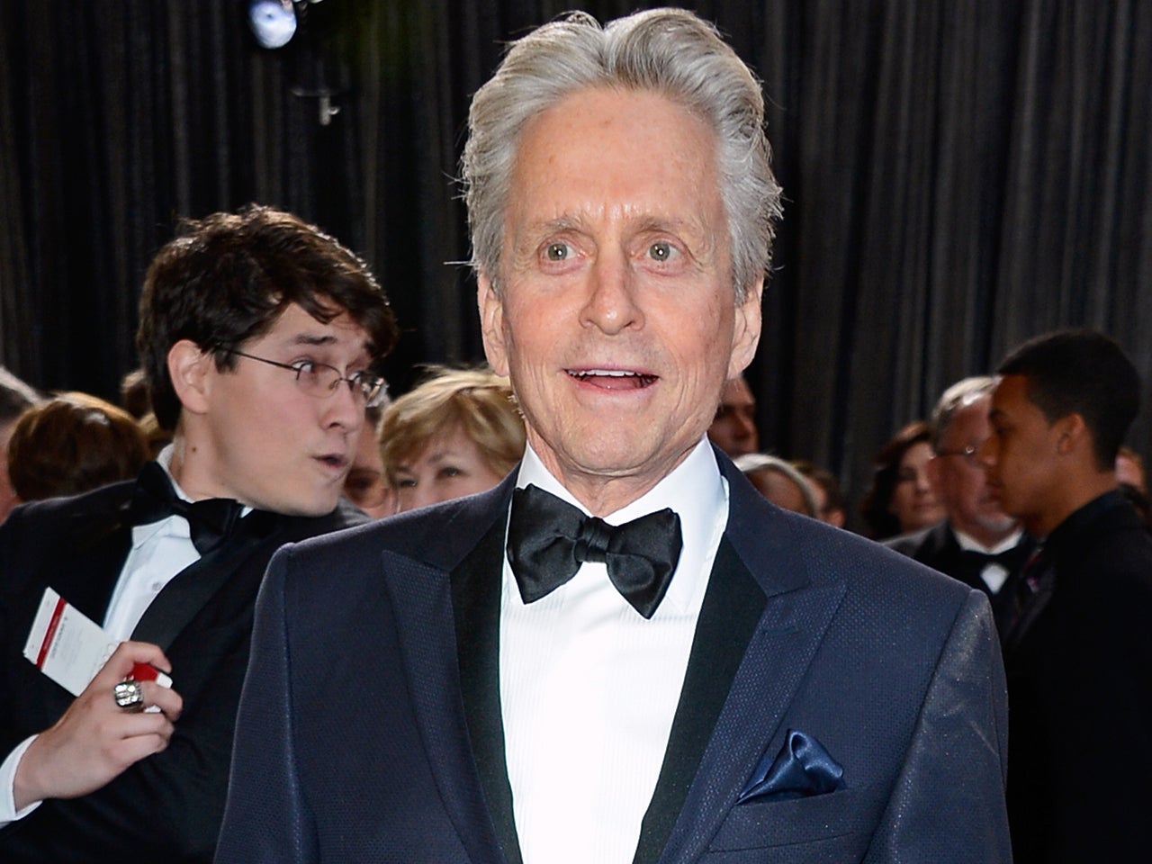 Oral Sex And Throat Cancer Michael Douglas Hpv Report Spotlights Epidemic Cbs News 0509