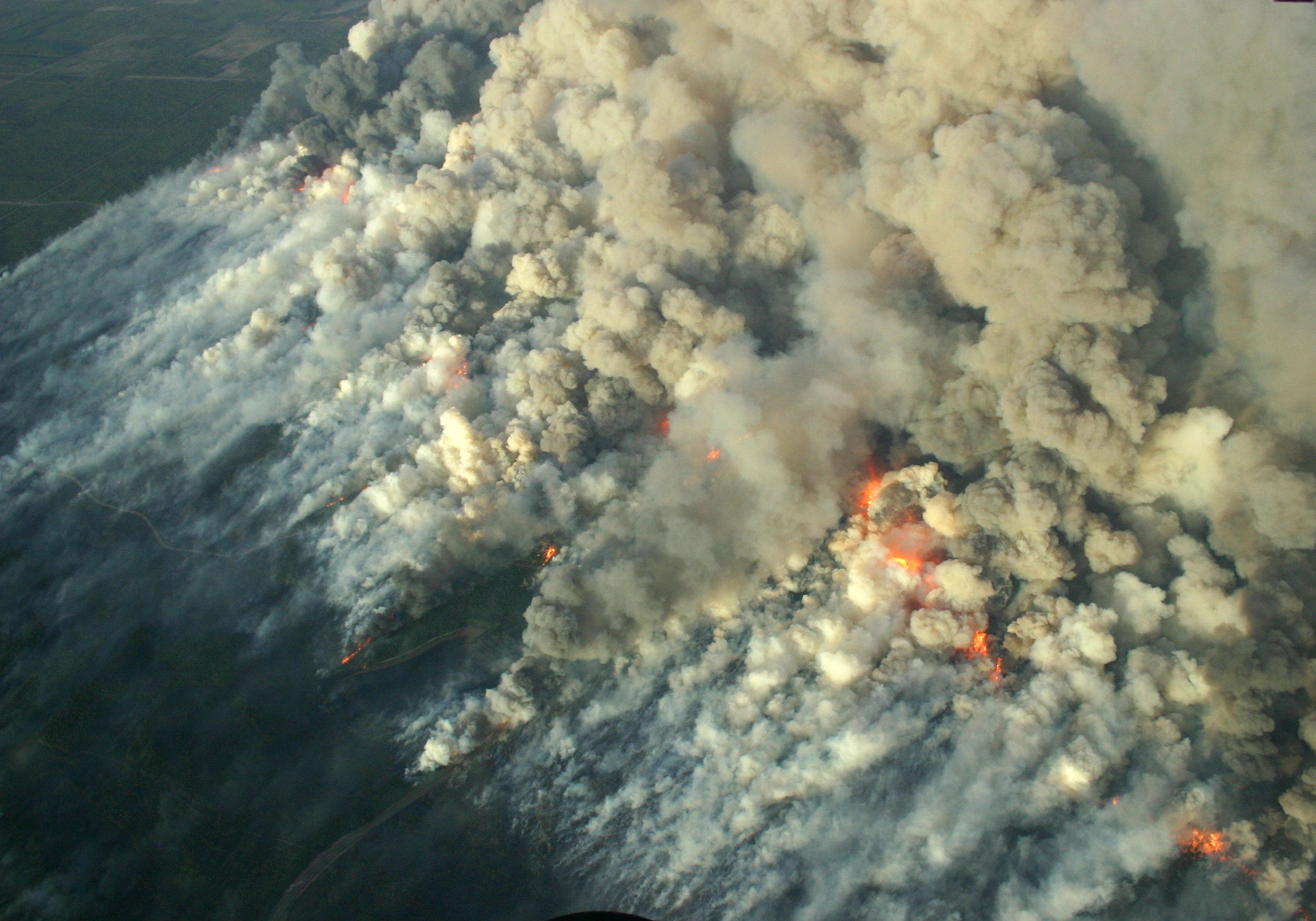 Massive wildfire hits northwestern Wisconsin CBS News