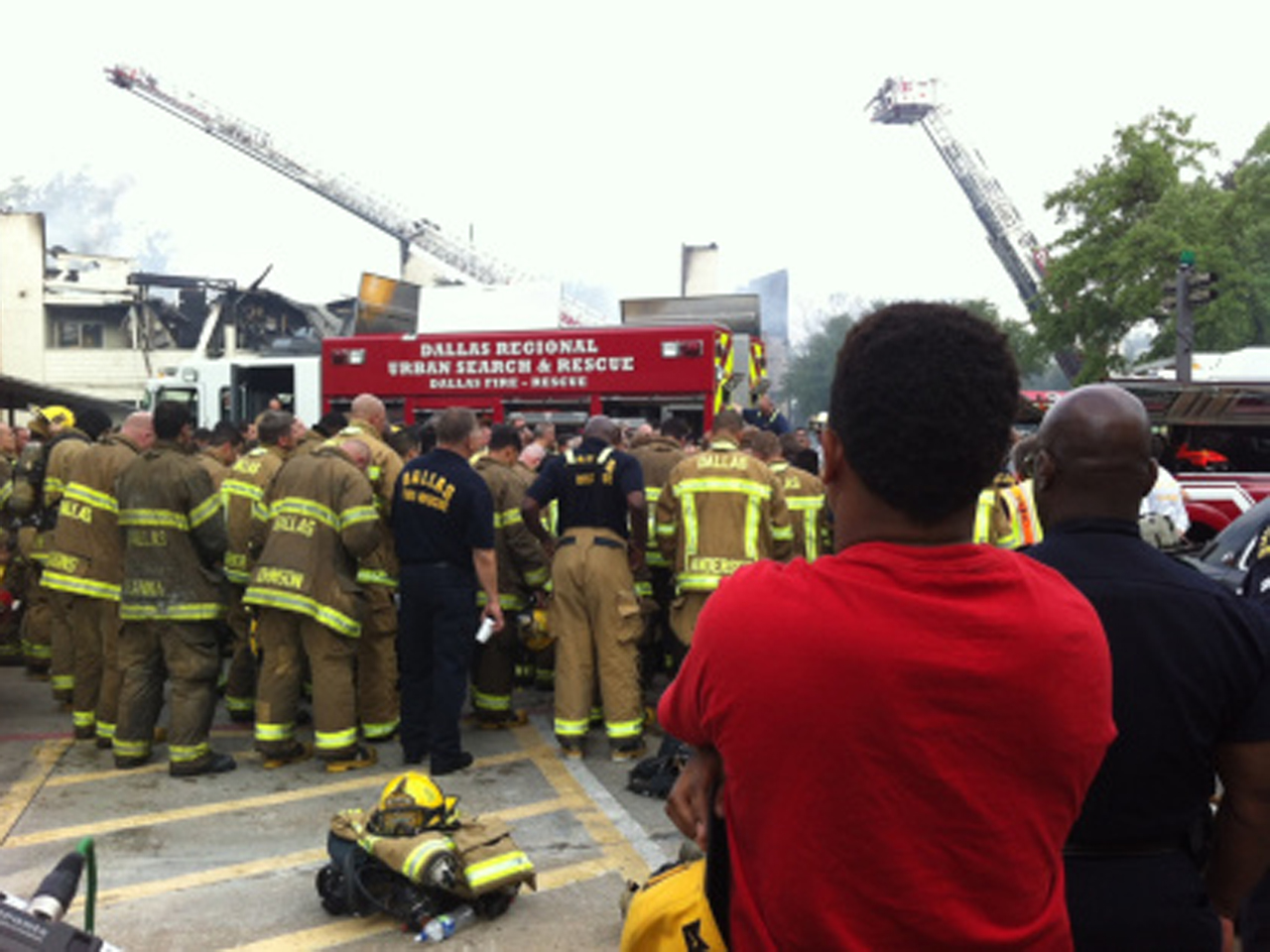 Firefighter killed in massive Dallas condo fire CBS News