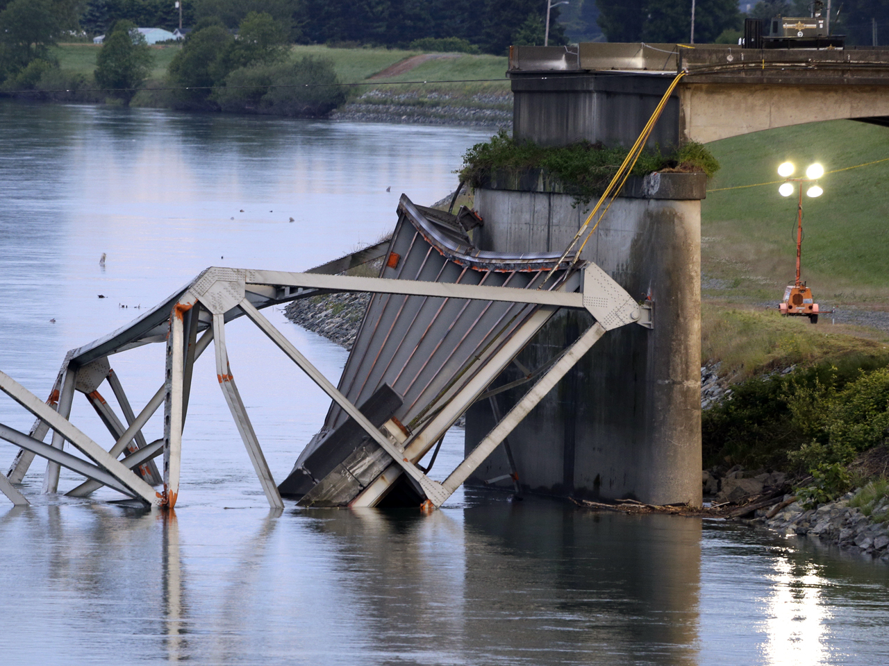 Thousands of U.S. bridges vulnerable to collapse CBS News