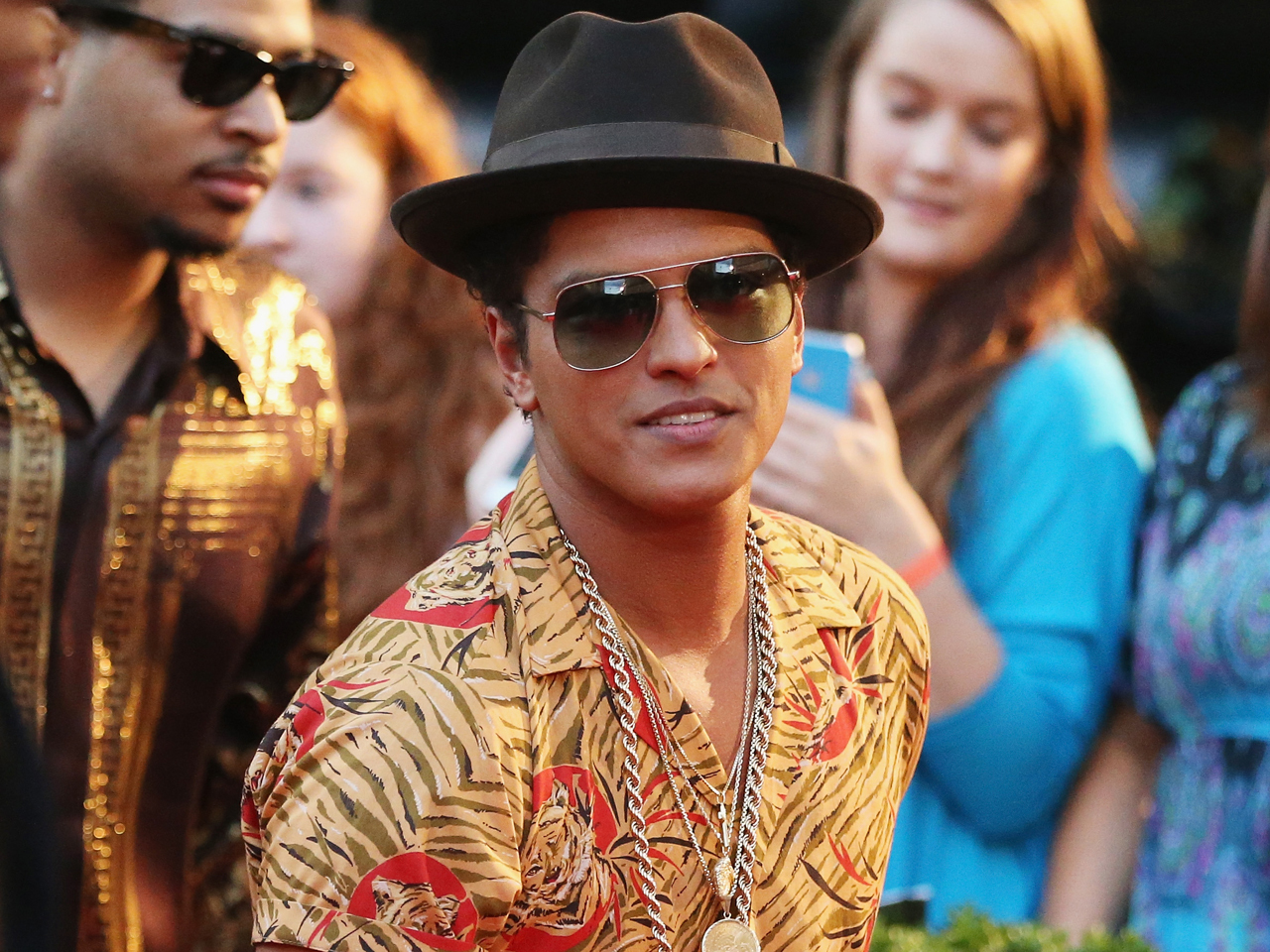 Bruno Mars' fedora, other Super Bowl prop bets results