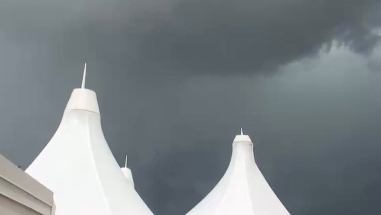 Tornado briefly touches down on Denver International Airport runways