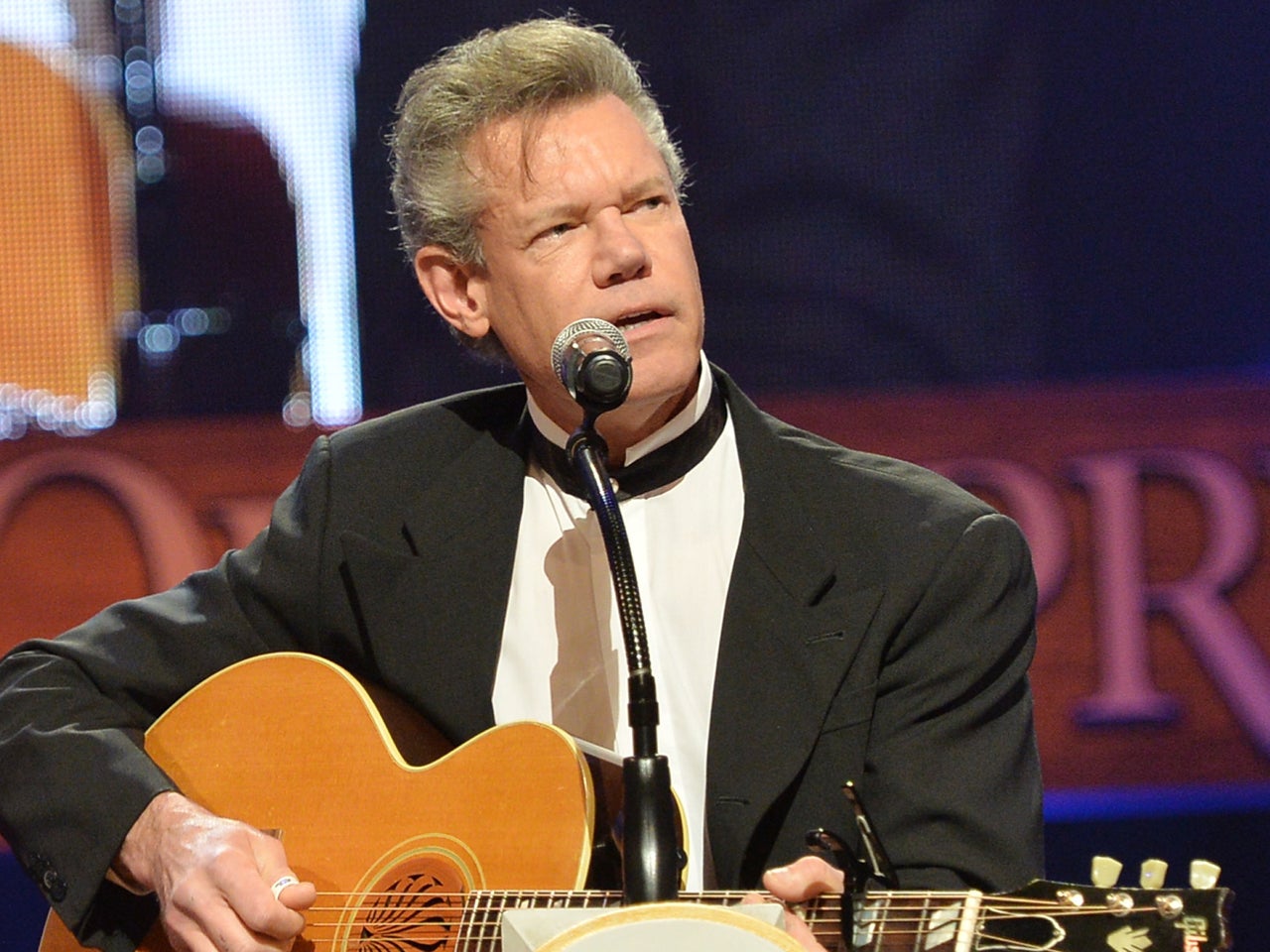 Publicist: Randy Travis suffers stroke in hospital - CBS News