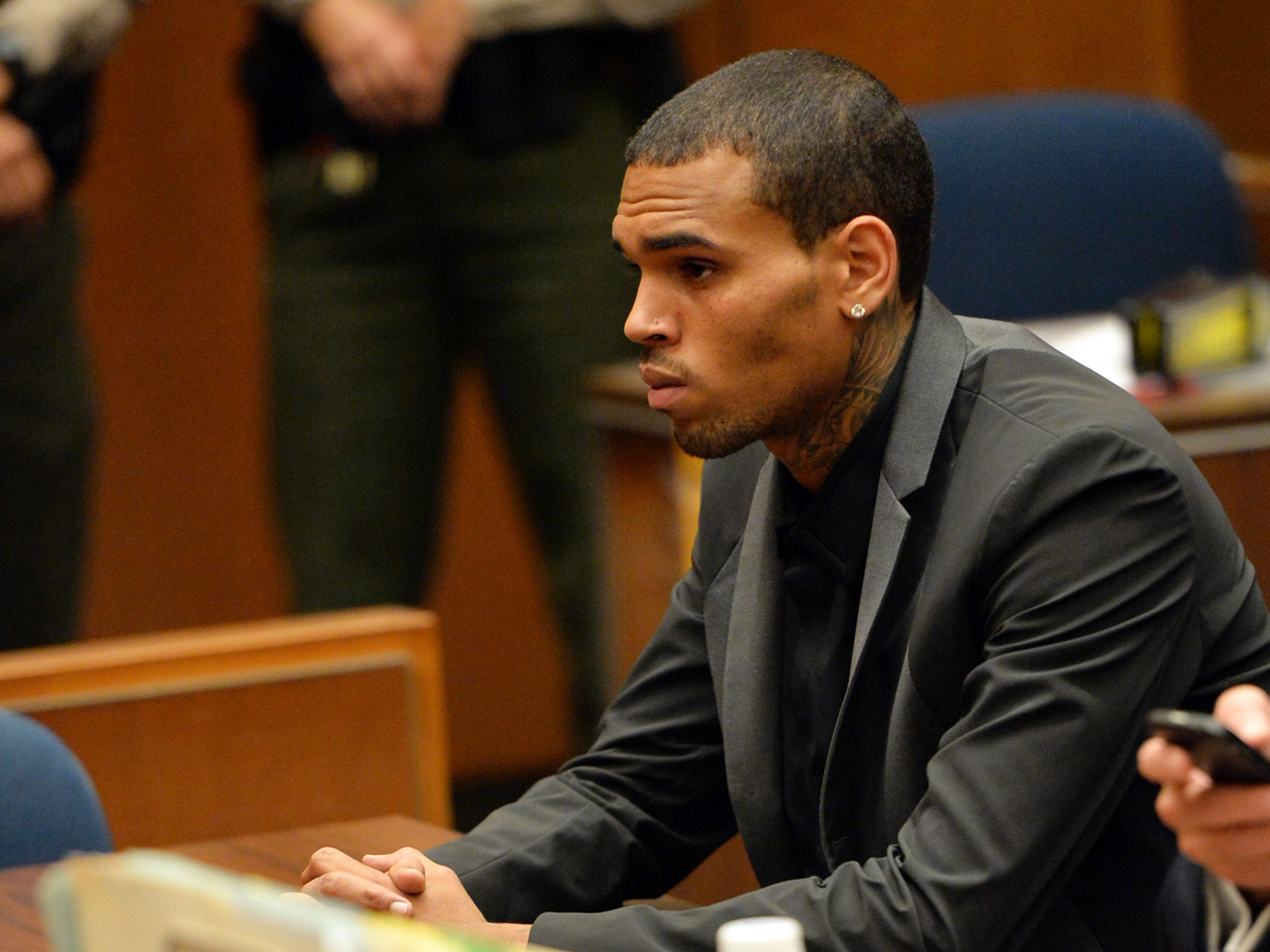 Chris Brown Arrested Charged With Felony Assault In Dc Police Say Cbs News 