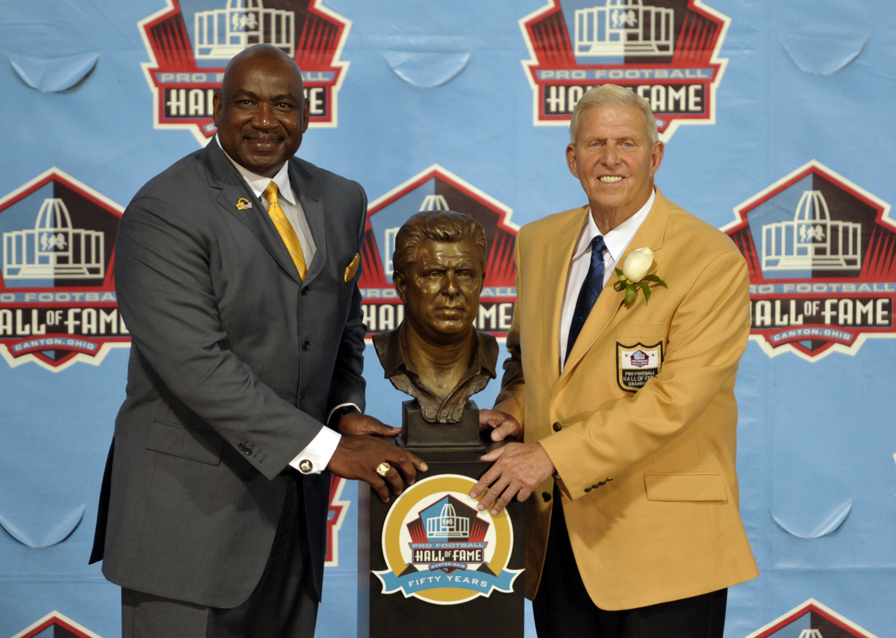 Football Hall of Fame inductees include Parcells, Carter, Sapp