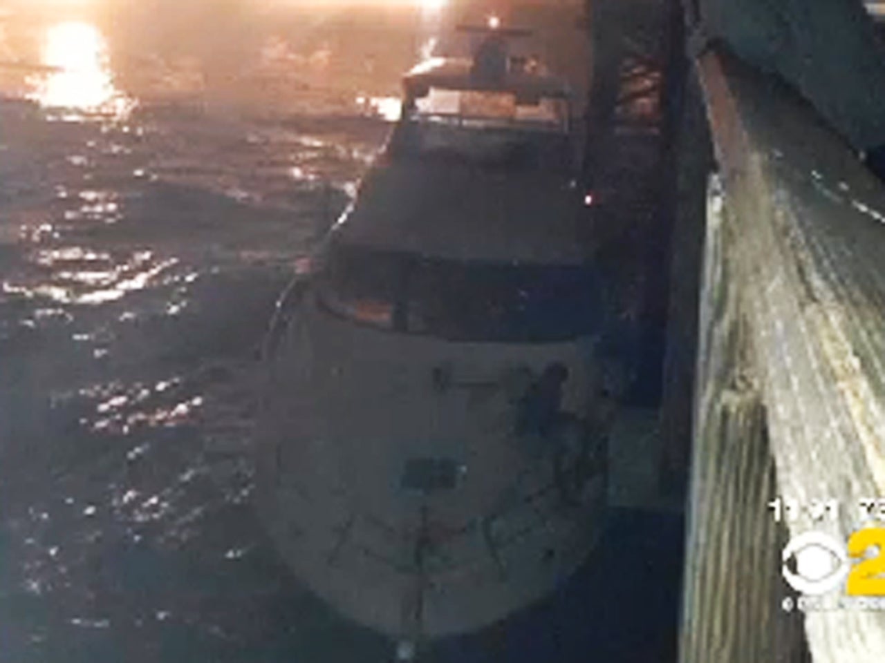 11 rescued as yacht drifts, bumps into SoCal pier - CBS News