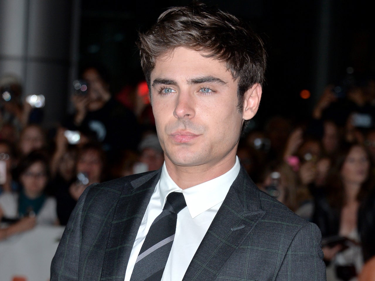 Zac Efron completes rehab stint: Reports - CBS News