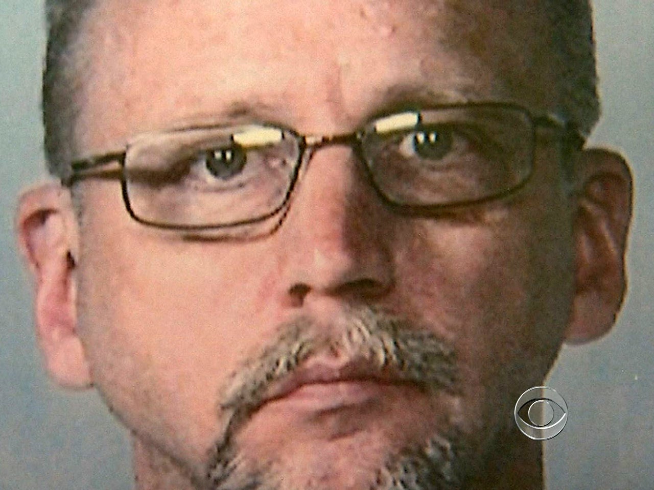 ExFBI agent pleads guilty to leaking information of "upgraded