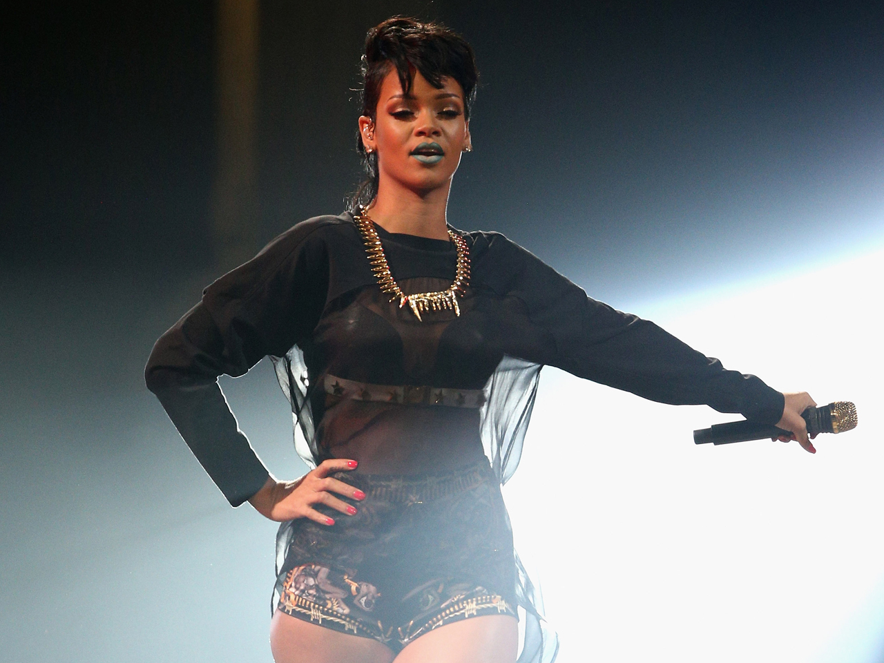 Rihanna ping-pong show tweets upset Thai fans