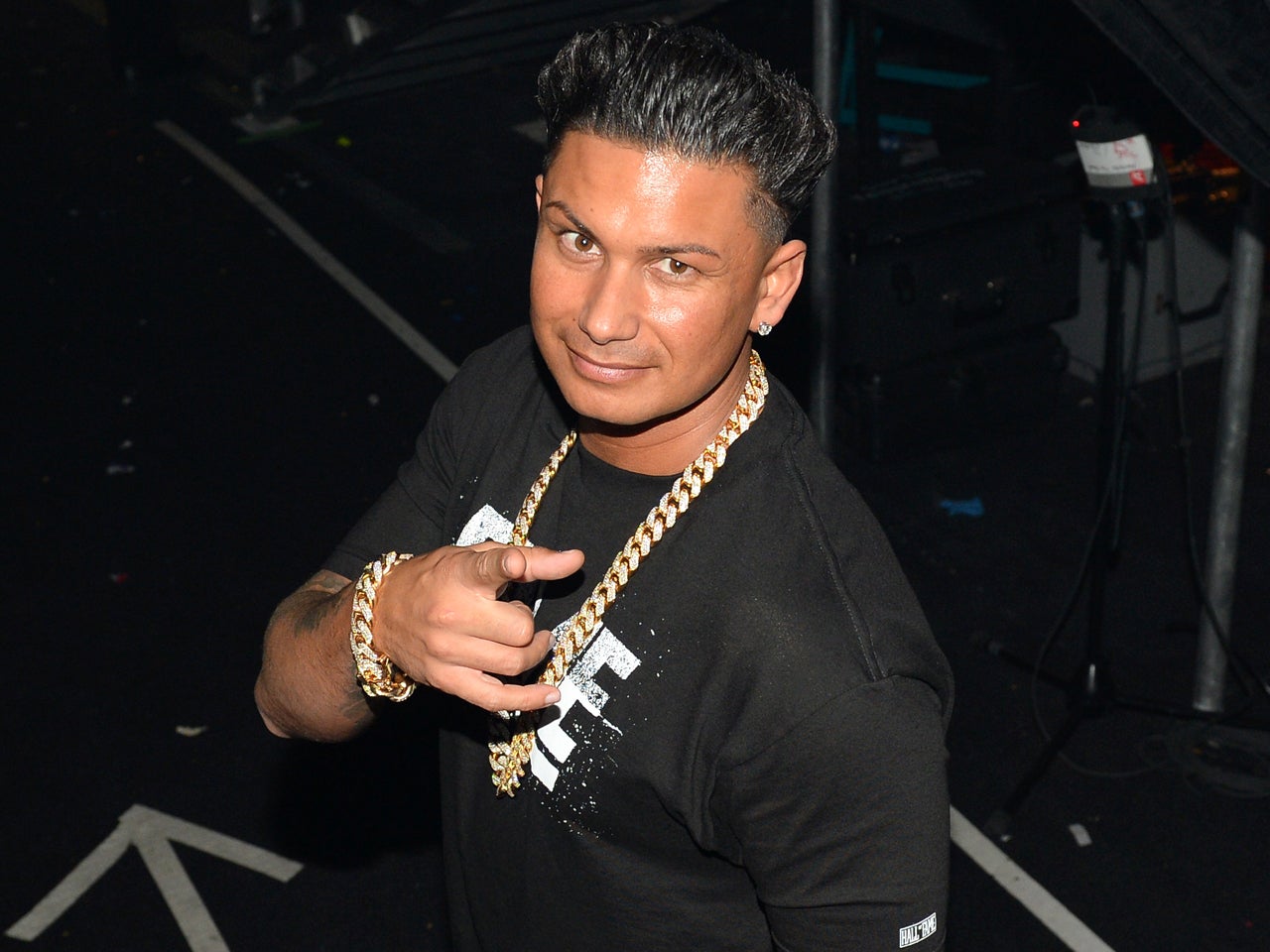 Pauly D is a father - CBS News