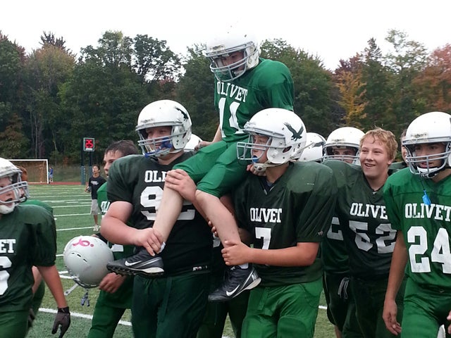Mich Middle School Football Team Conspires For Touching Touchdown 