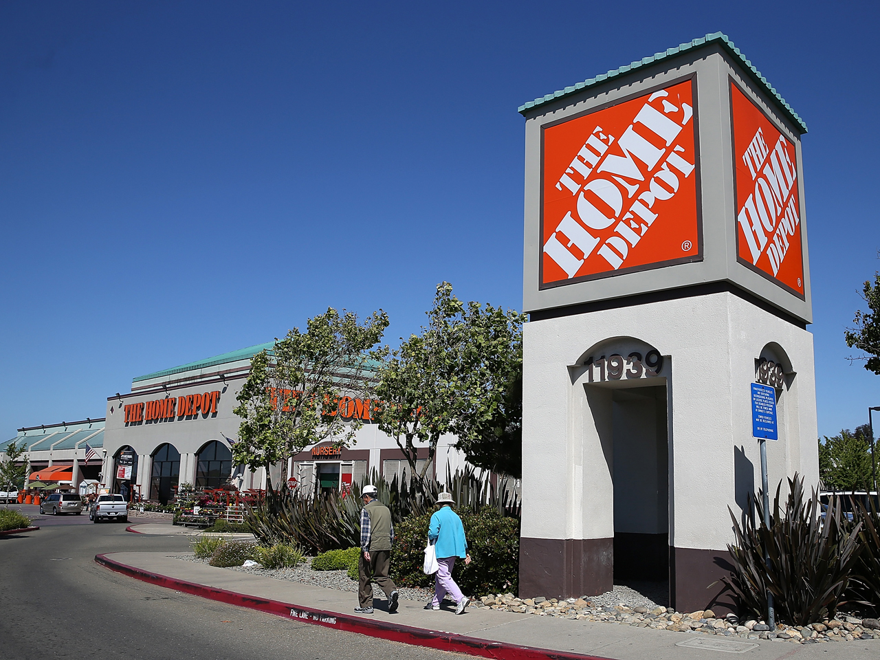 Home Depot's results up on strength at U.S. stores CBS News