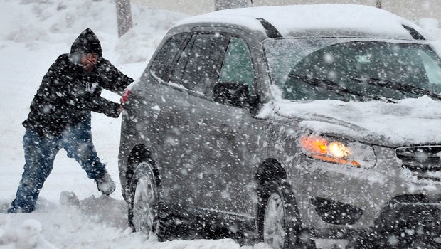 Massive snowstorm moves north, hitting Mid-Atlantic, Northeast - CBS News