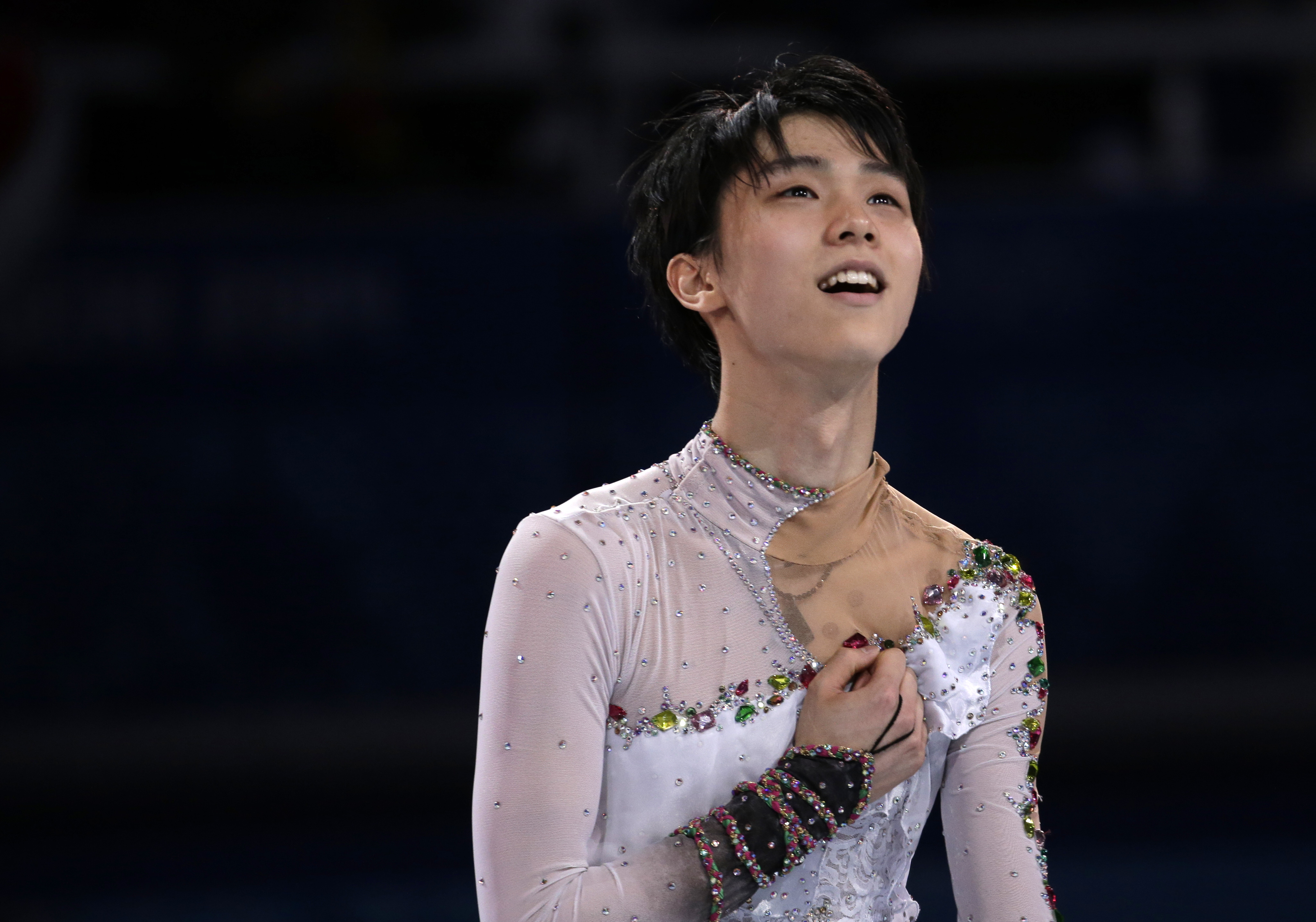Winter Olympics 2014: Yuzuru Hanyu of Japan survives two falls to win  figure skating gold - CBS News