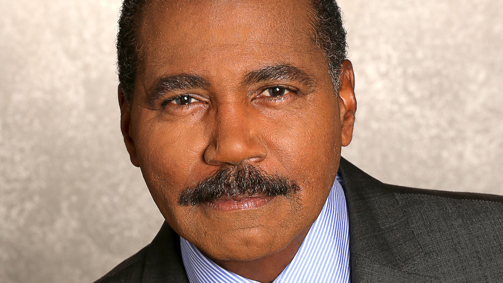 Bill Whitaker - CBS News