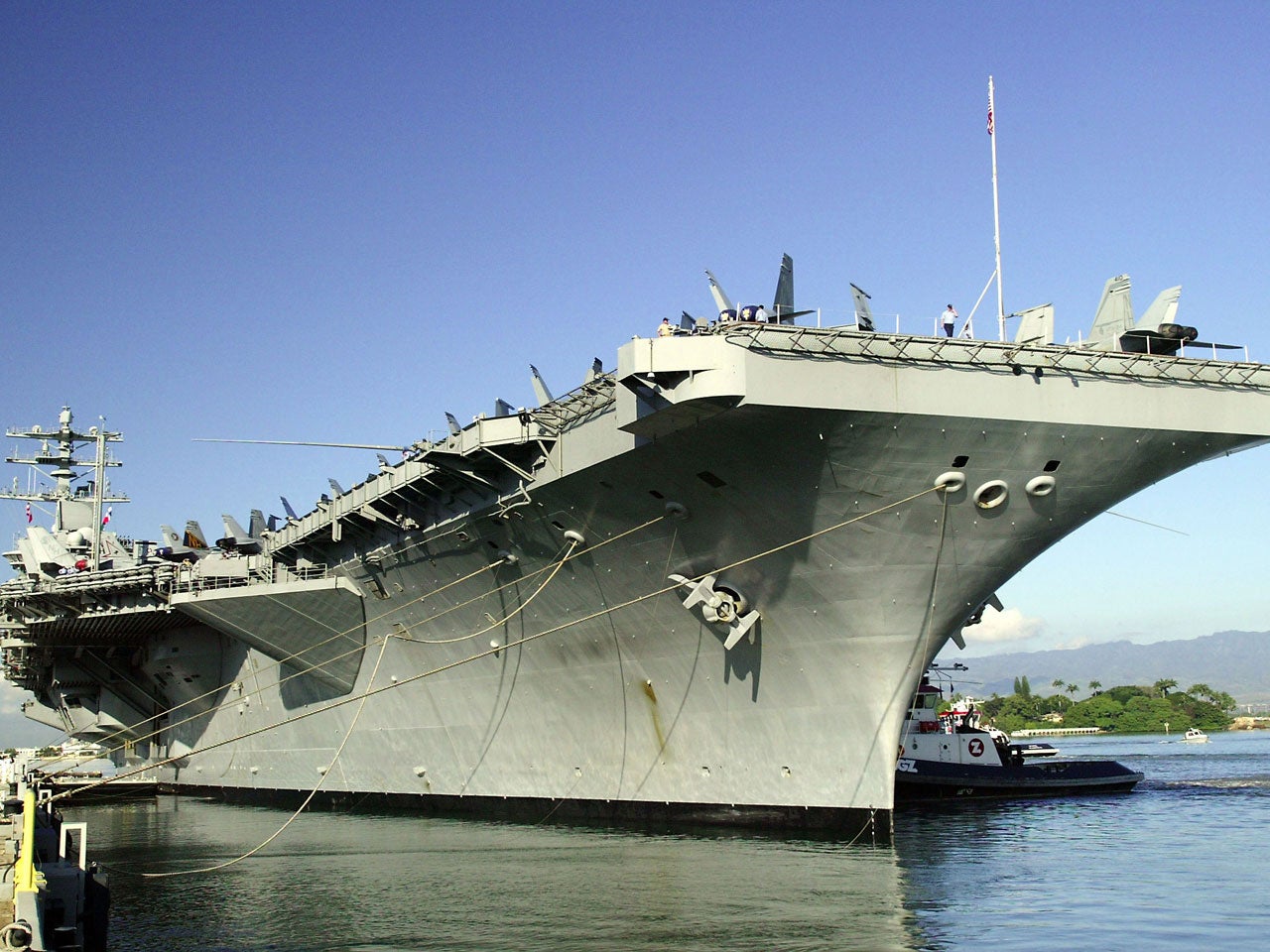 U.S. brushes off Iran threat to aircraft carriers - CBS News