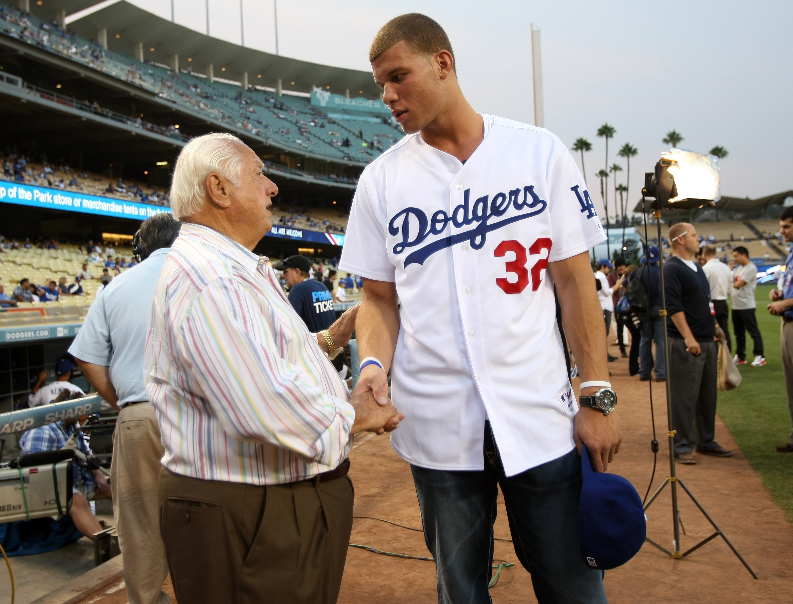 Donald Sterling scandal: Tommy Lasorda says he hopes V. Stiviano gets hit  with a car - CBS News