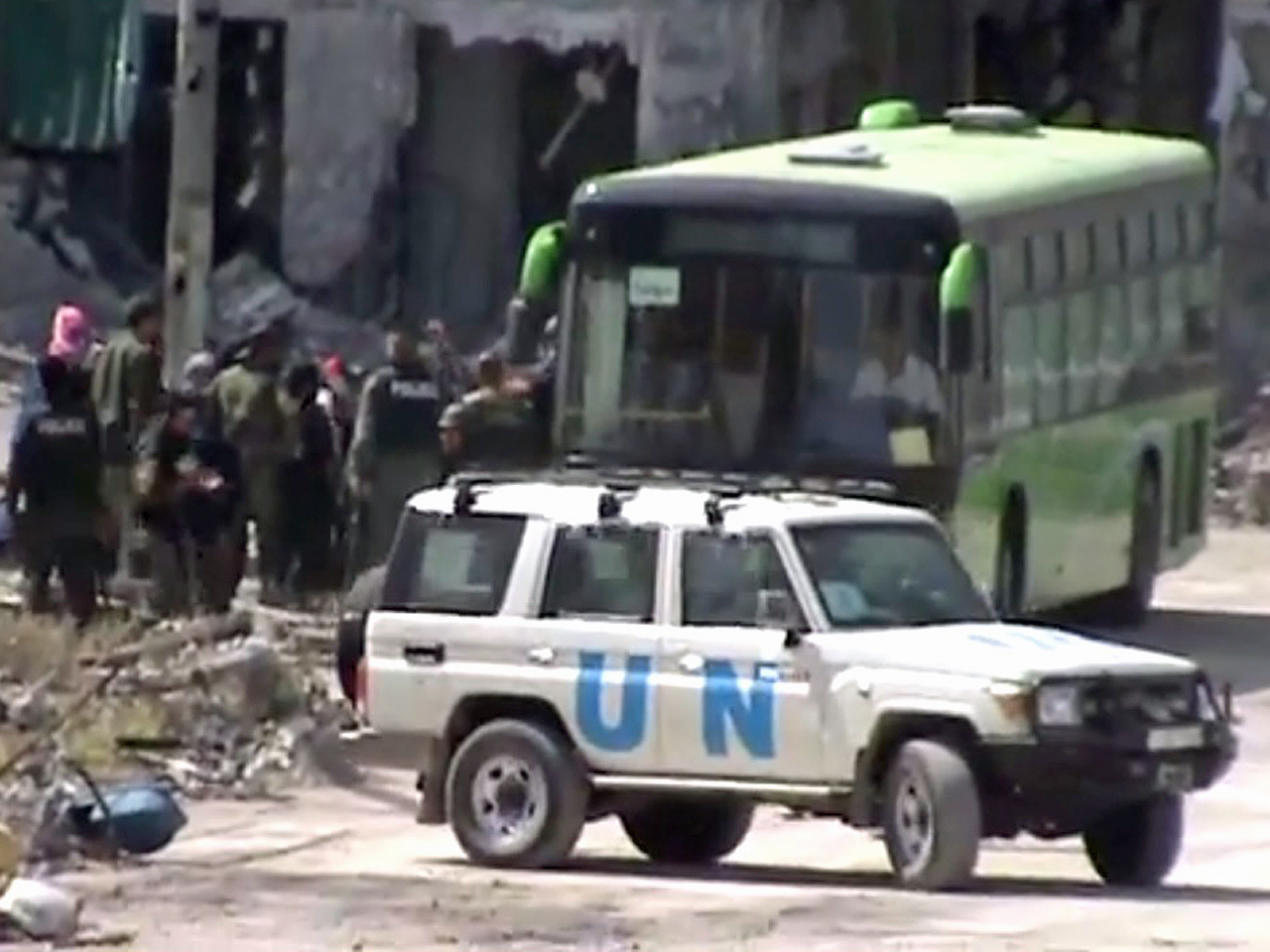 Syrian rebels in the historic city of Homs are leaving behind a panorama of  destruction - Los Angeles Times