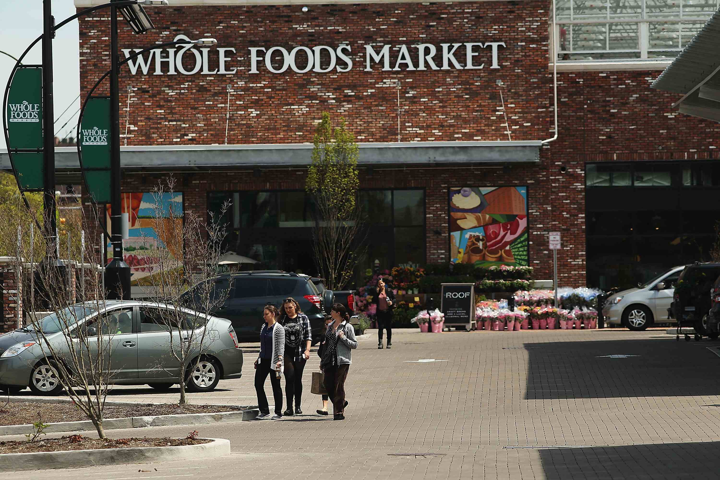 Why Wall Street is beating up on Whole Foods CBS News