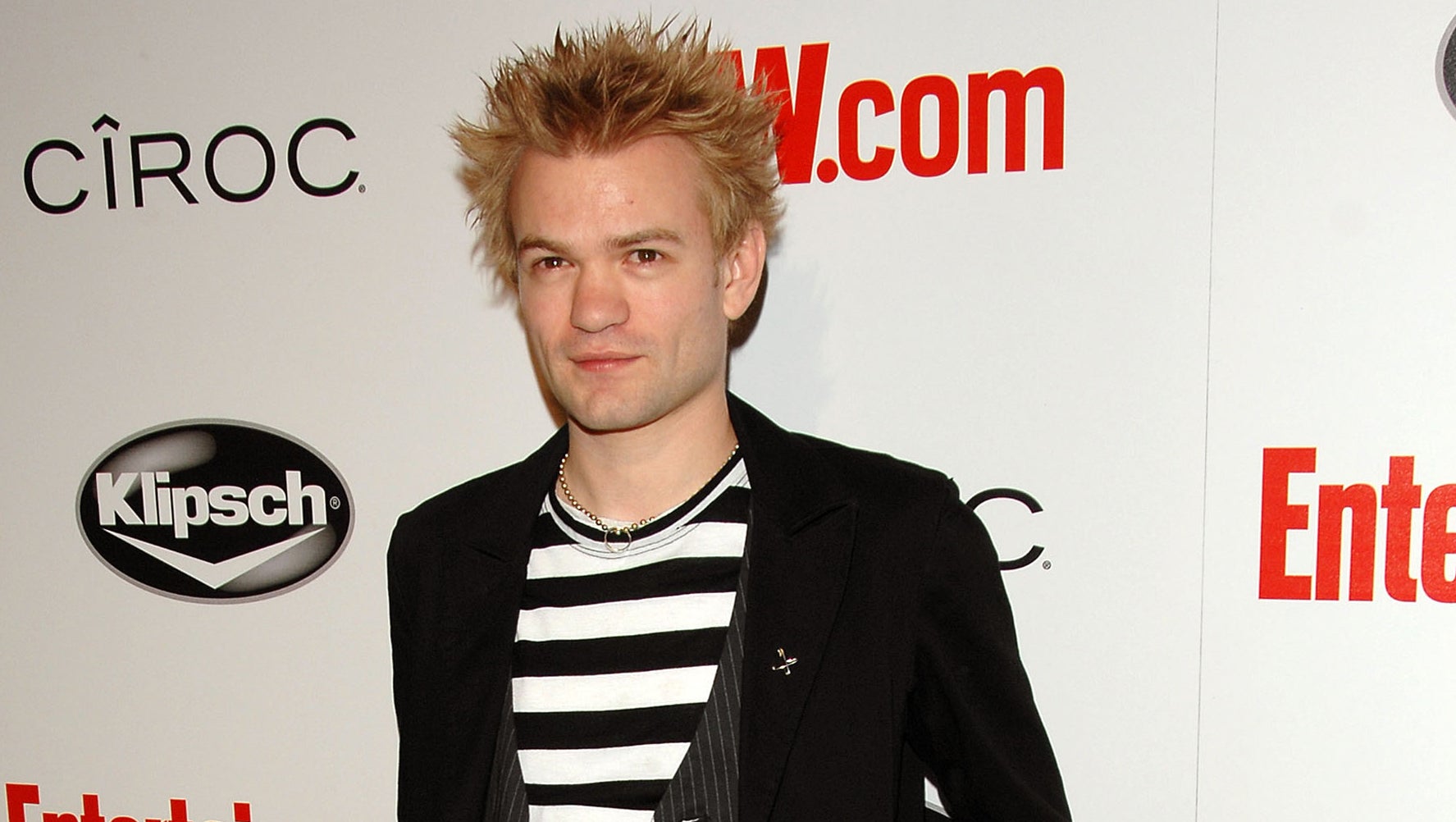 Deryck Whibley gives health update CBS News