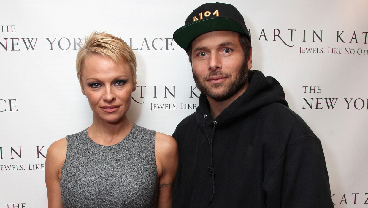 Pamela Anderson files for divorce from - CBS News