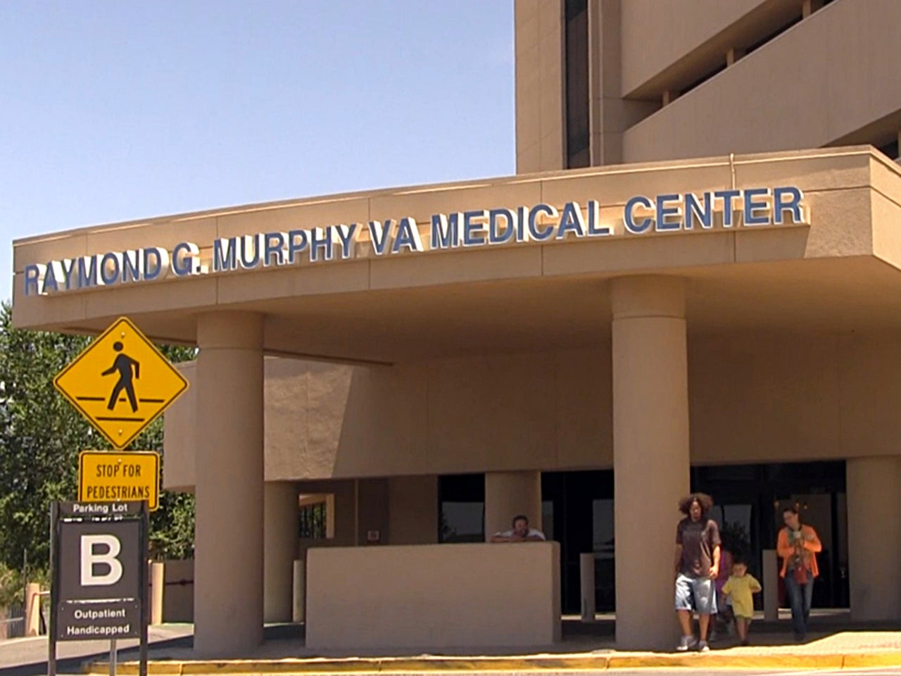 Veteran dies waiting for ambulance in New Mexico VA hospital cafeteria ...