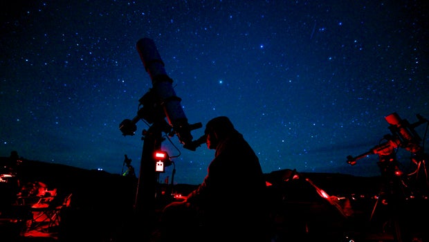 Preserving The Starry, Starry Night - Cbs News