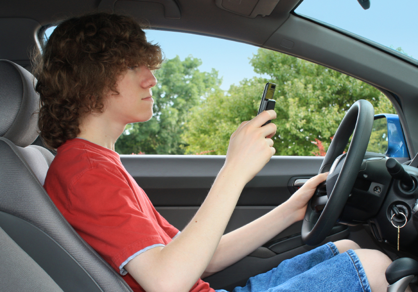 texting and driving pictures