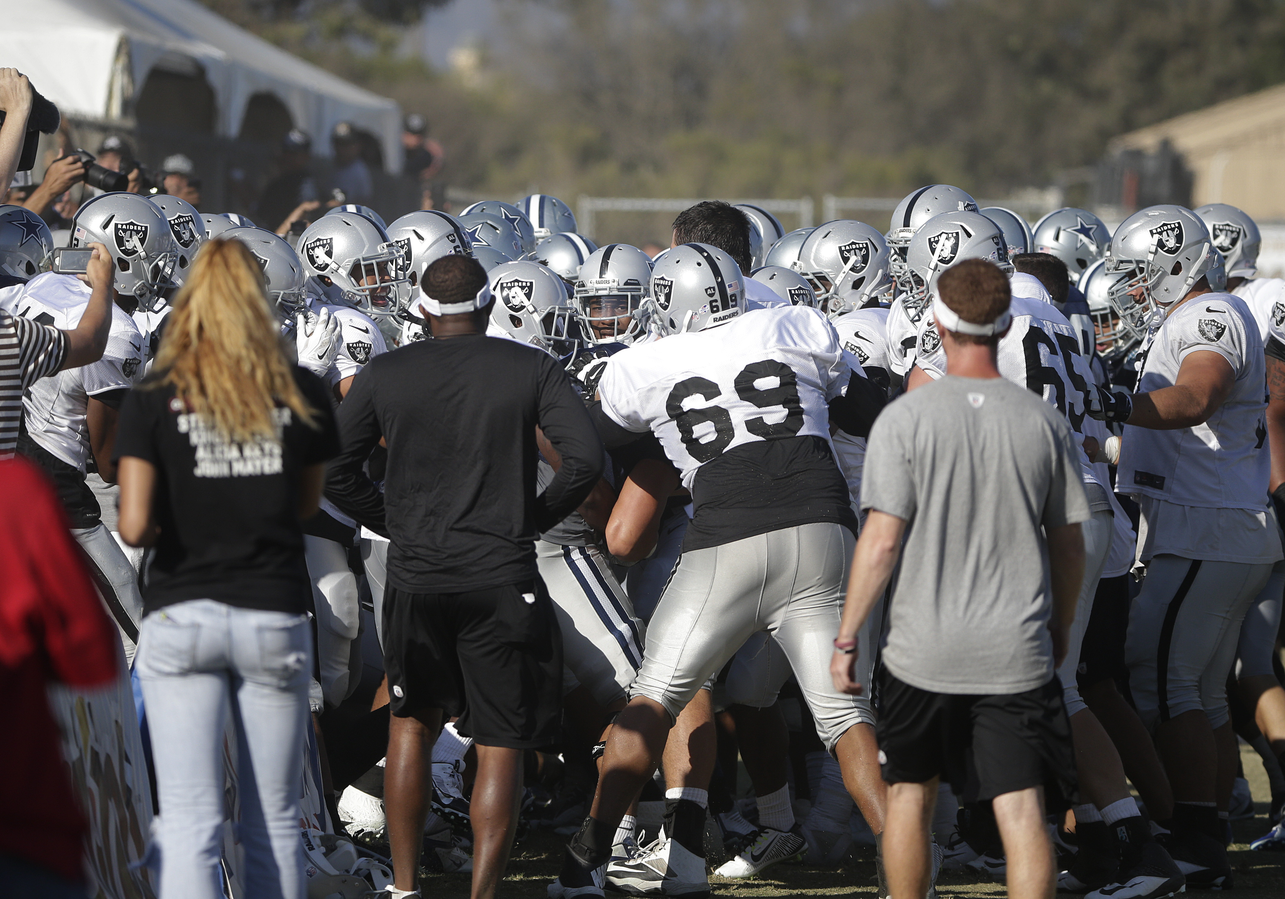 Cowboys, Raiders Nearly Brawled After Thanksgiving Game