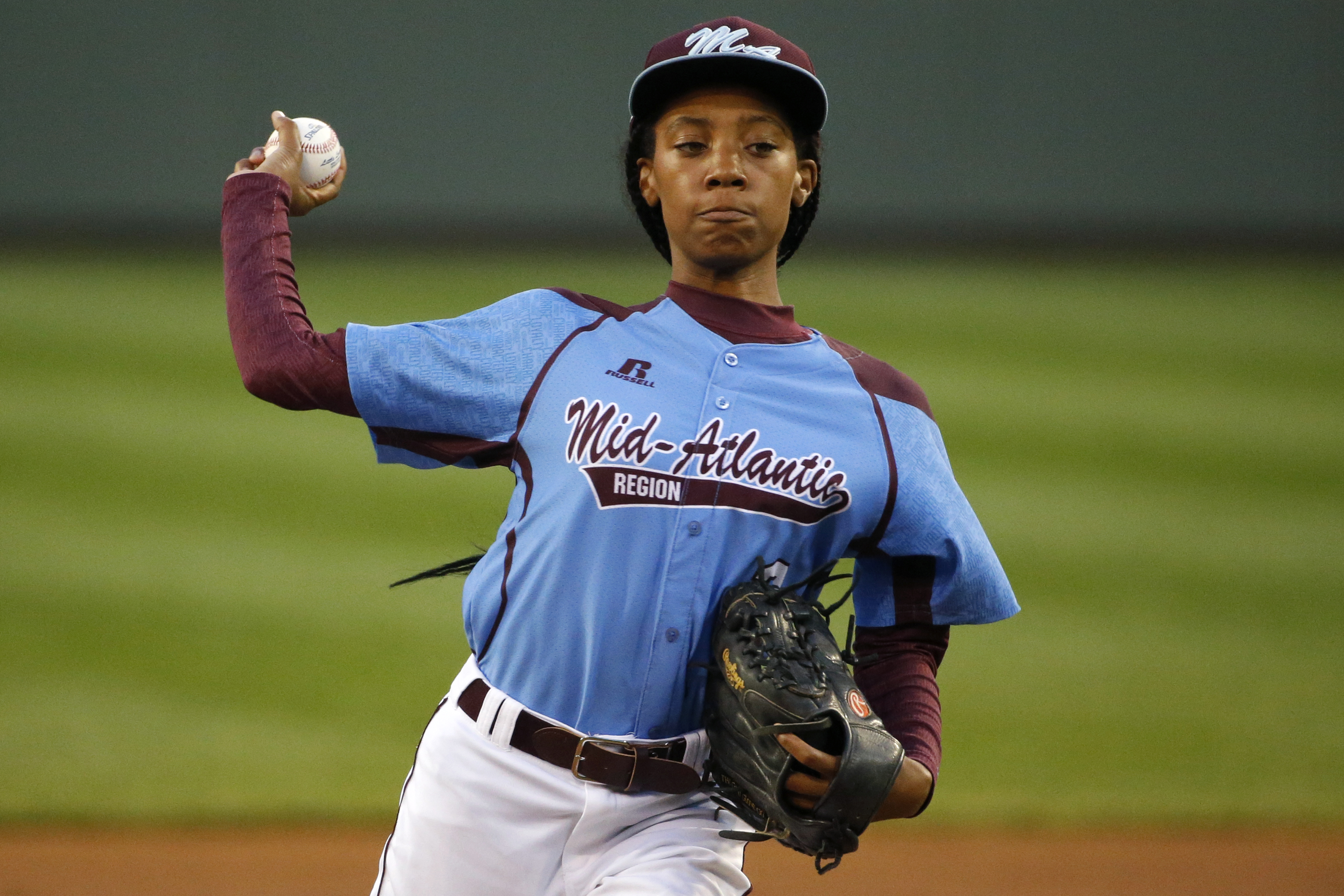 College baseball player kicked off team for tweet about ​Little League  World Series star Mo'ne Davis - CBS News