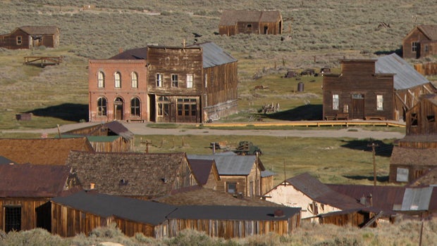 The spectres of America's ghost towns - CBS News