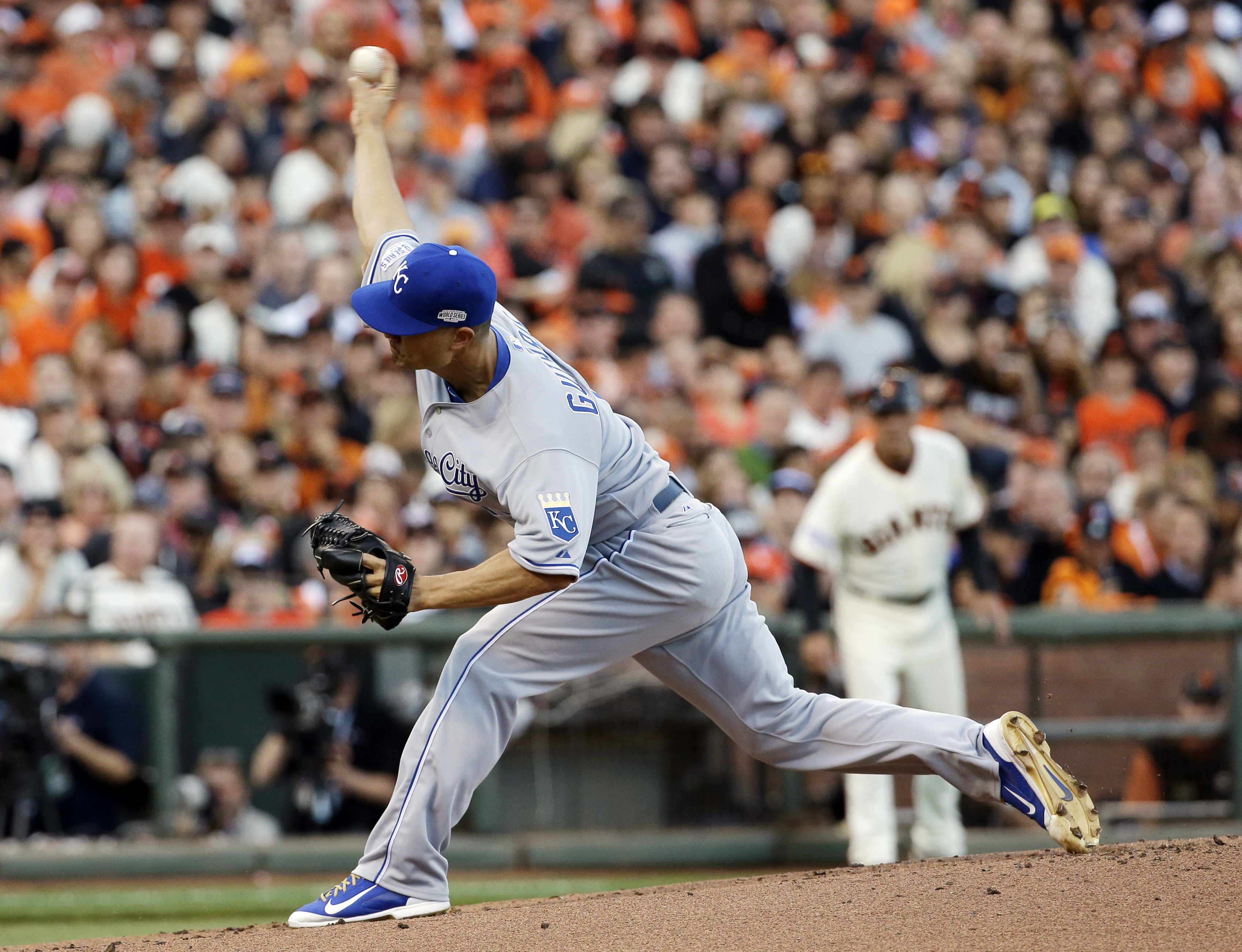 Giants blank Royals to take 3-2 Series lead