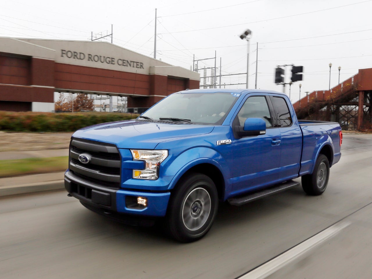Ford New F150's gas mileage top among pickups CBS News
