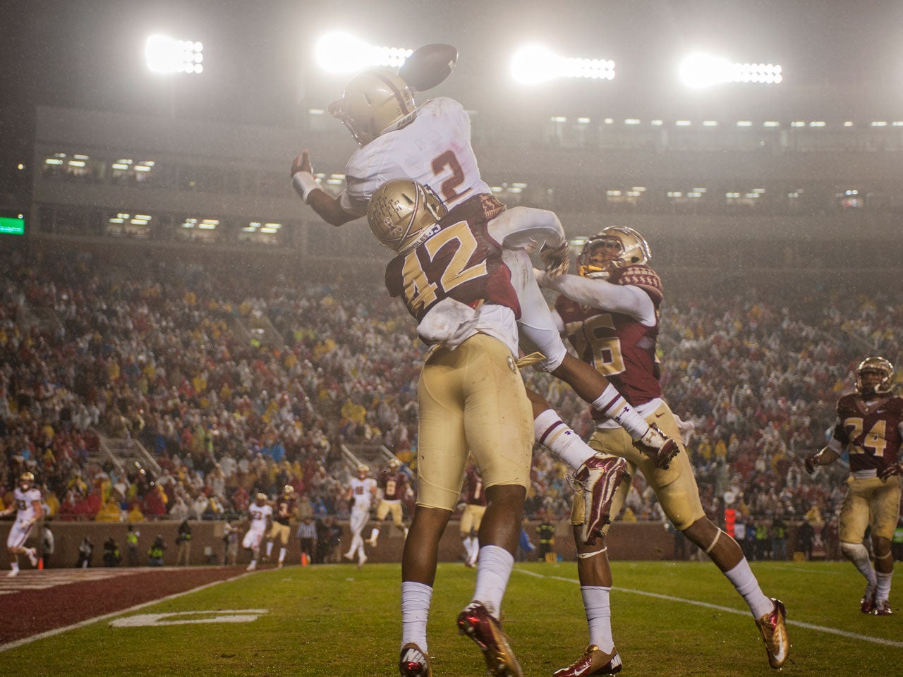 Florida State Struggles Against Boston College - CBS News