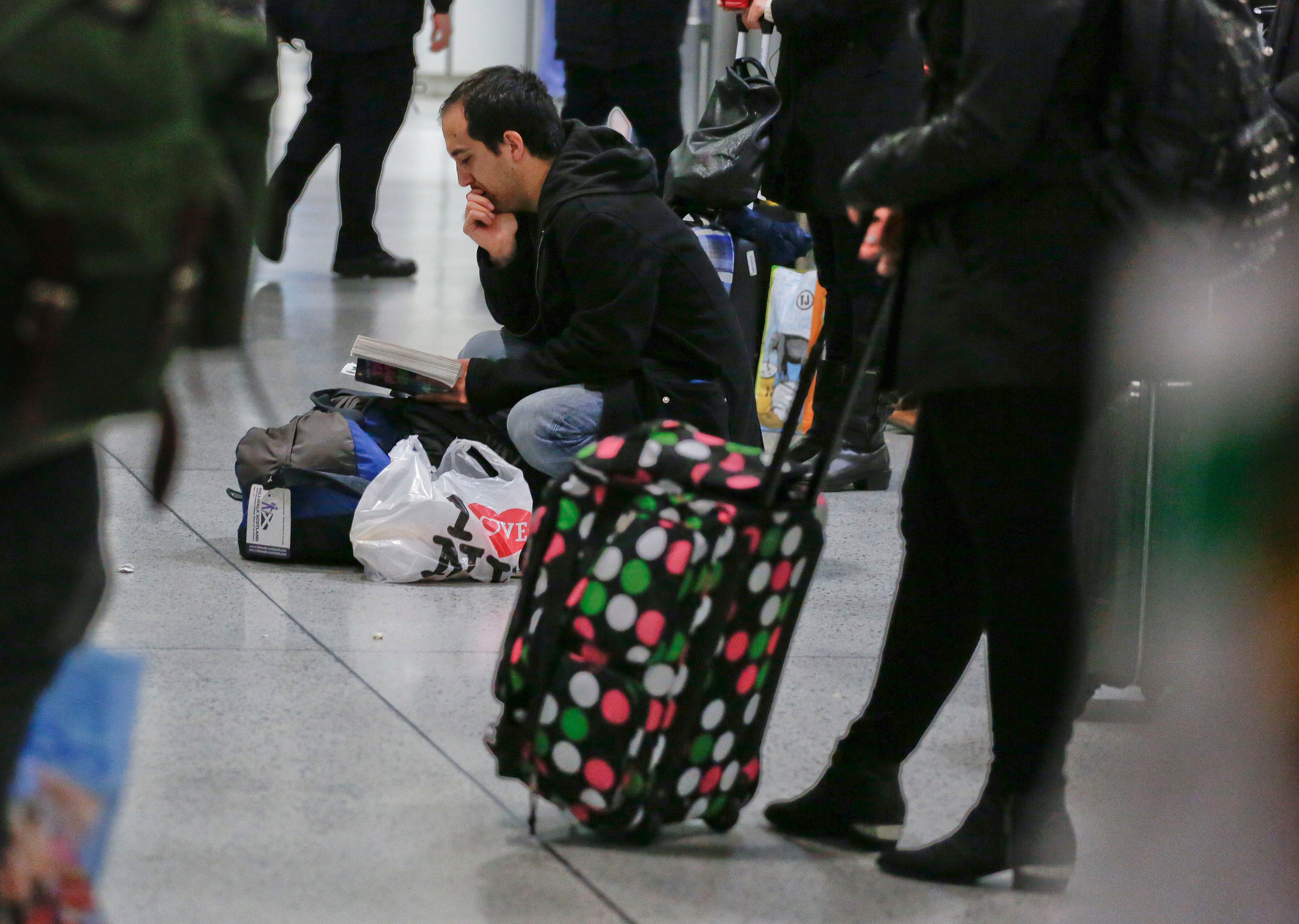 Will the terror threat impact holiday travel? - CBS News