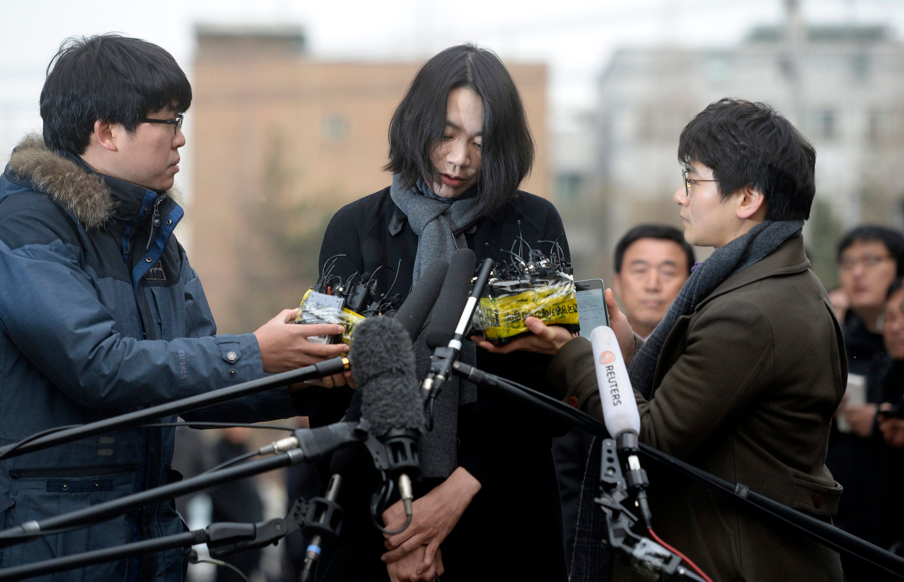 Macadamia sales soar in Korea after "nutrage" incident CBS News